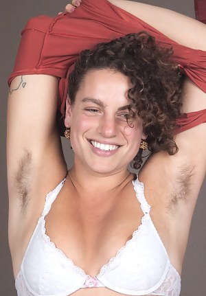 Hairy MILF Porn Pictures
